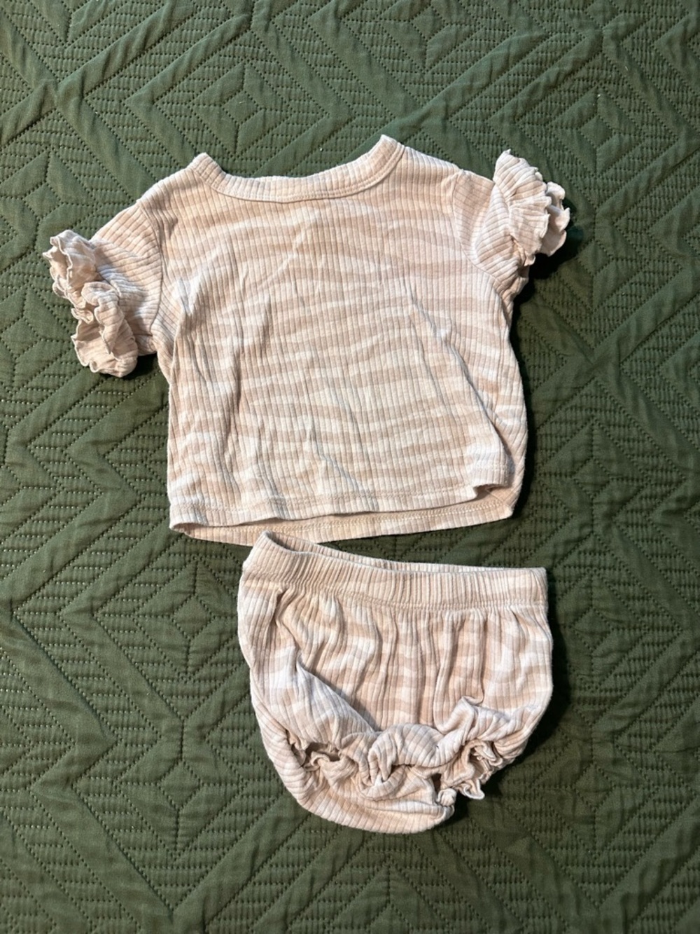 ⭐️5/$25⭐️ Neutral Stripe Ribbed Two-Piece Baby Set - Cream and Light Taupe